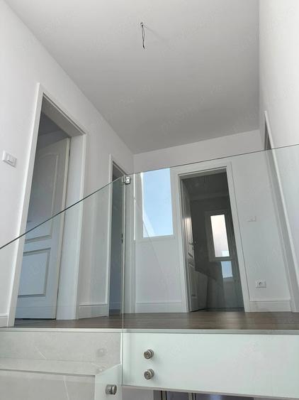 Casă cu 5 camere cu Teren 280 Mp în Giarmata
