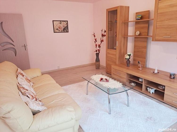 Apartament cu 3 camere decomandat în Sebeș