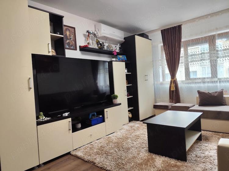 Apartament cu 3 camere decomandat în Micălaca