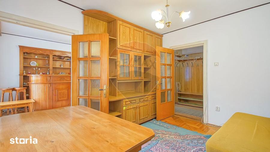 Apartament cu 4 camere decomandat, mobilat în Vlahuță