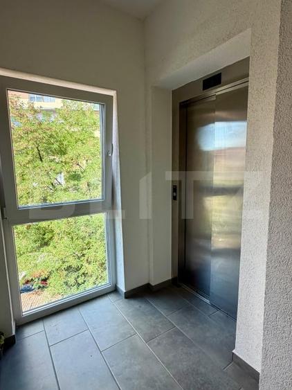Apartament cu 3 camere semidecomandat, mobilat în Semicentral