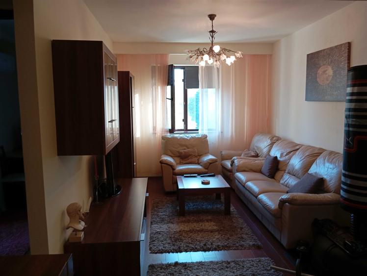 Apartament cu 2 camere semidecomandat în Berceni