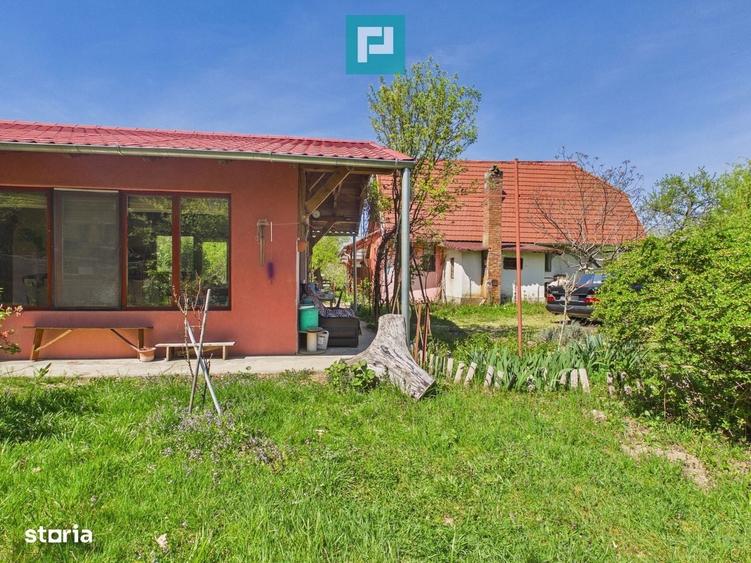 Casă cu 4 camere în Rontău