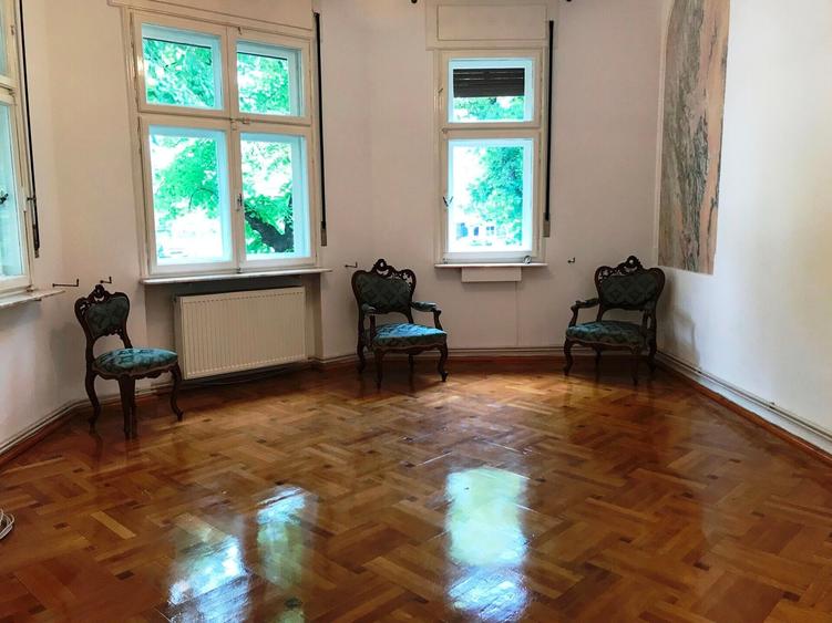 Apartament cu 6 camere semidecomandat în Dorobanți