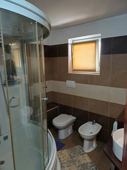 Apartament cu 3 camere decomandat în Crișan