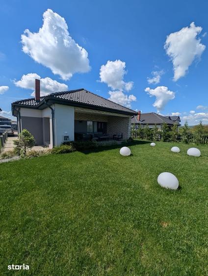 Casă cu 4 camere semidecomandat cu Teren 500 Mp în Jucu