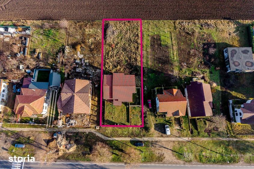 Casă cu 9 camere cu Teren 997 Mp în Zimandu Nou