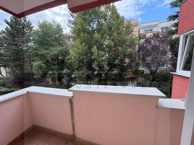 Apartament cu 4 camere decomandat în Zorilor