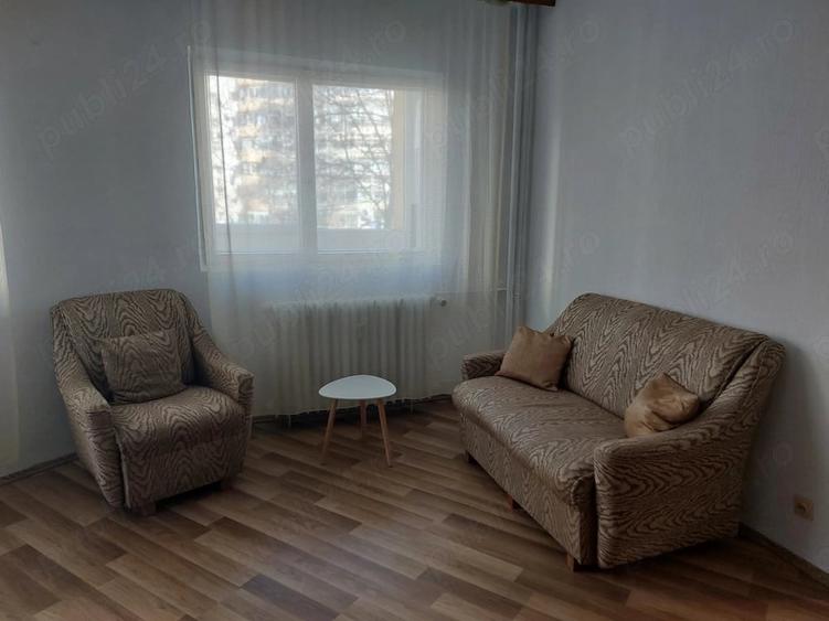 Apartament cu 3 camere semidecomandat în Pantelimon