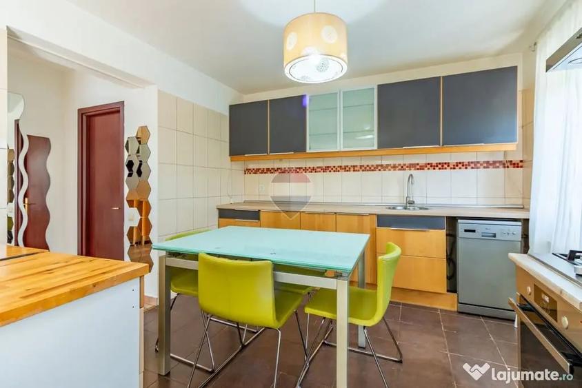Casă cu 6 camere cu Teren 240 Mp în Corbeanca