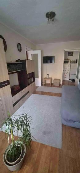 Apartament cu 2 camere semidecomandat în Exterior Vest