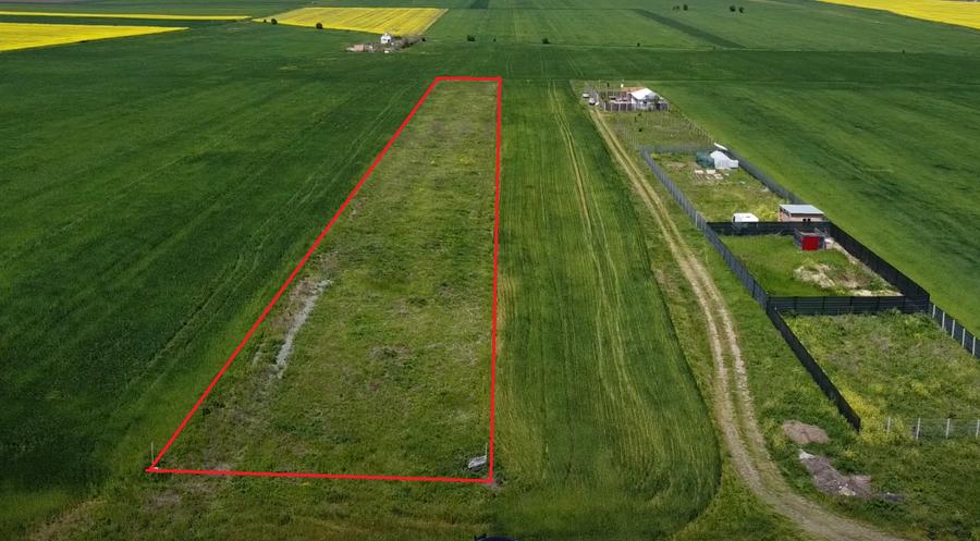 Teren Construcții intravilan de 400 mp, în Lazu