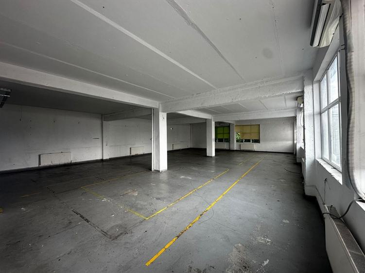 Birou, de 385 mp, în Central