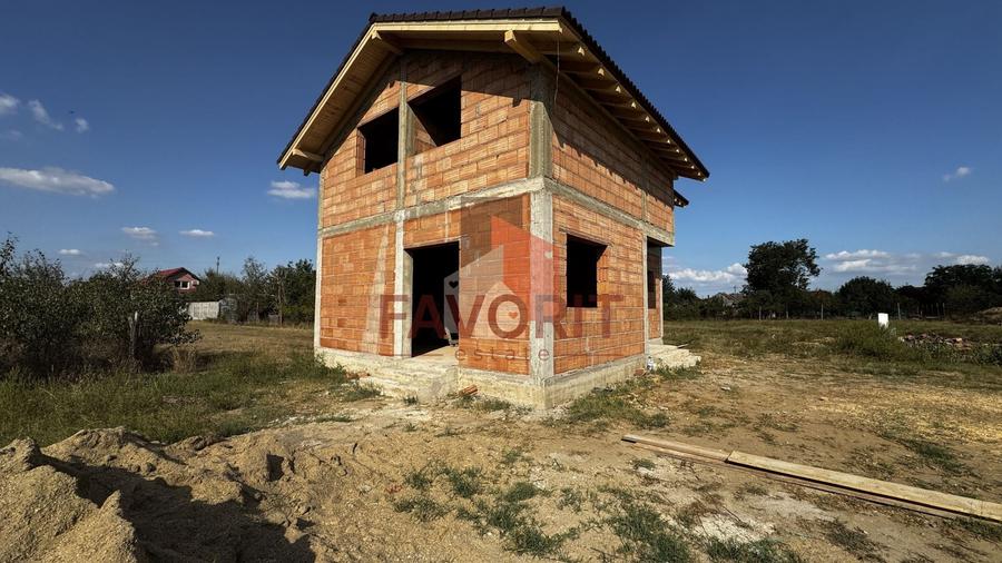 Casă individuală cu 3 camere cu Canalizare în Albina