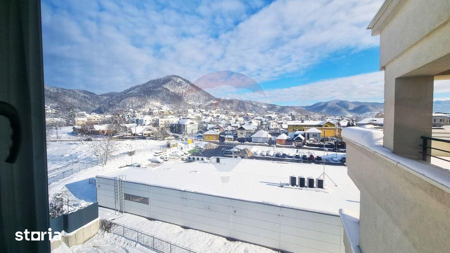 Apartament cu 3 camere decomandat în Valea Roșie