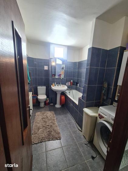 Apartament cu 2 camere decomandat în 1 Mai