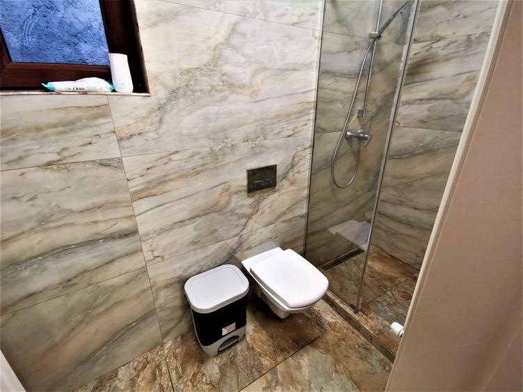 Casă individuală cu 4 camere cu Canalizare în Ultracentral
