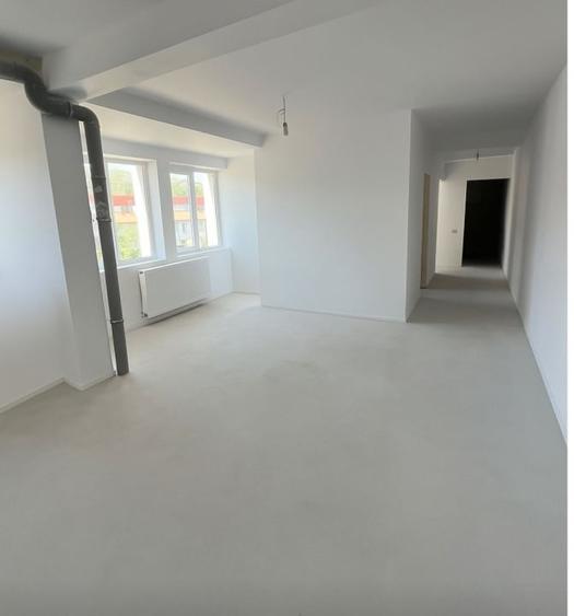 Apartament cu 3 camere semidecomandat în Florești — fotografia 1