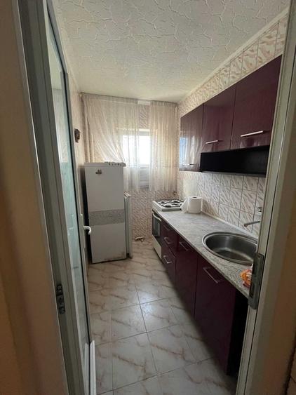 Apartament cu 2 camere semidecomandat în Olteniței
