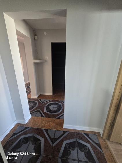Apartament cu 4 camere decomandat în Calea București