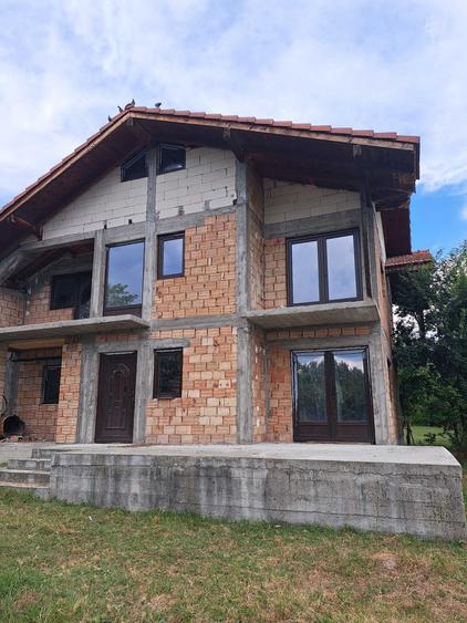 Casă cu 4 camere în Central
