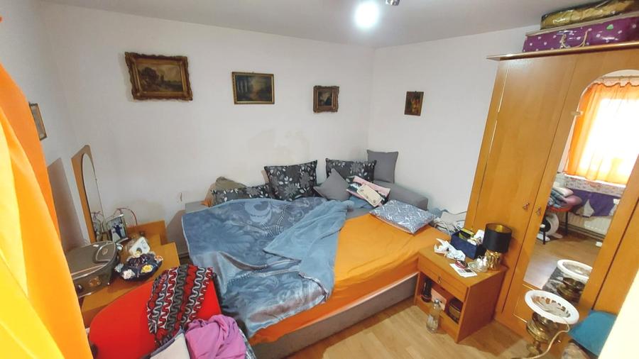 Casă cu 4 camere cu Teren 480 Mp în Piața Cluj