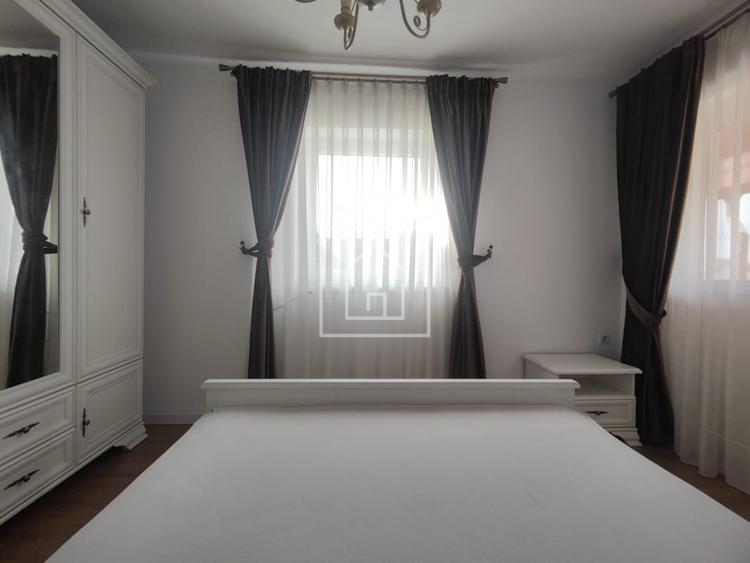 Duplex cu 4 camere cu Canalizare în Tineretului