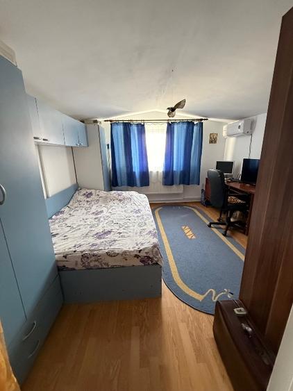 Apartament cu 3 camere semidecomandat, mobilat în Micro 19
