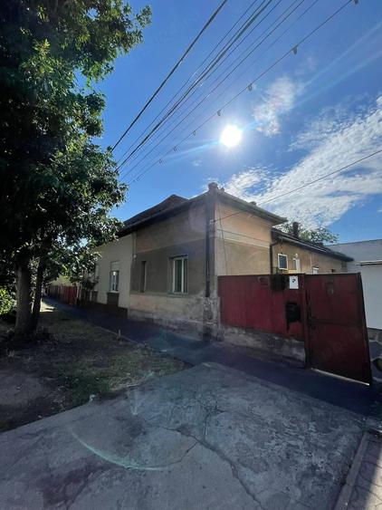 Casă cu Teren 174 Mp în Central