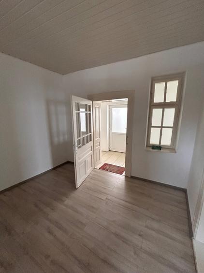 Spațiu comercial, de 65 mp, în Central