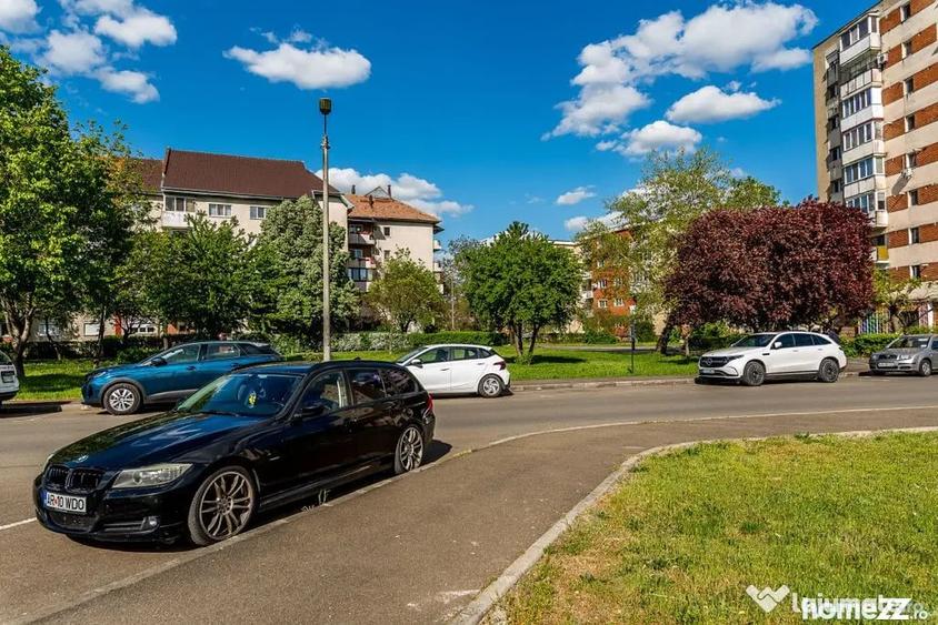 Apartament cu 3 camere decomandat în Micălaca