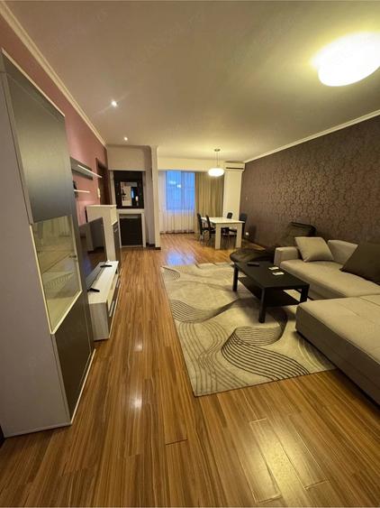 Apartament cu 3 camere semidecomandat în Herăstrău