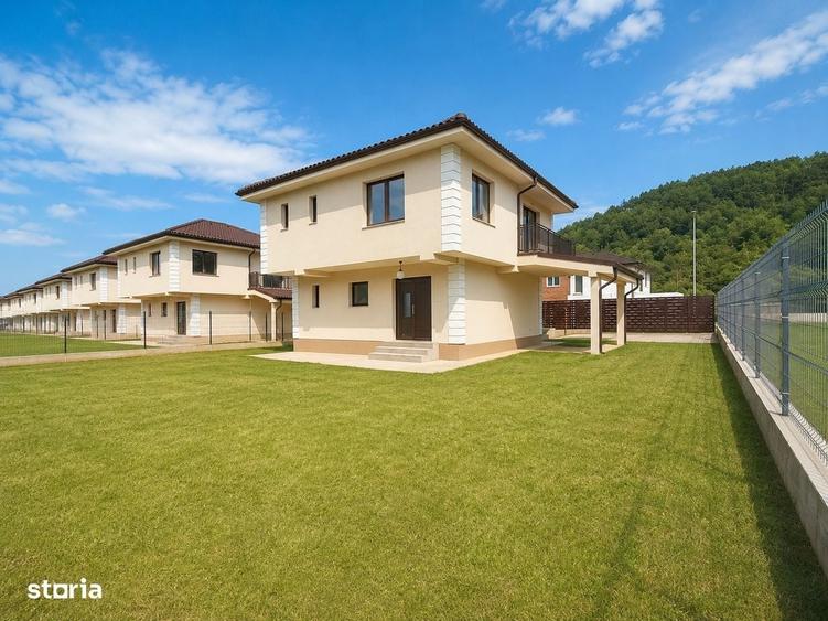 Casă cu 4 camere în Luna