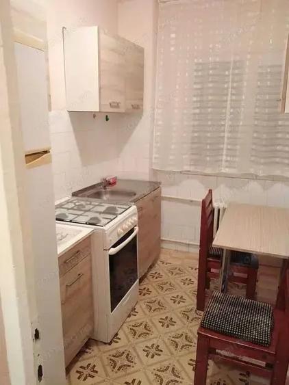 Garsonieră decomandată în 13 Septembrie