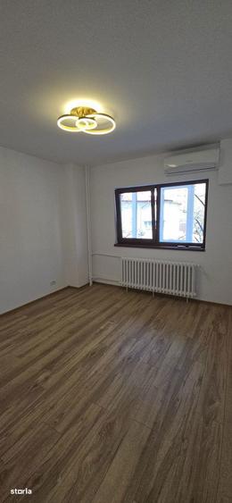 Apartament cu 3 camere în Tei