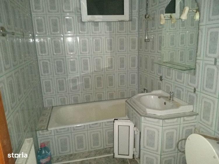 Apartament cu 3 camere decomandat în Humulești