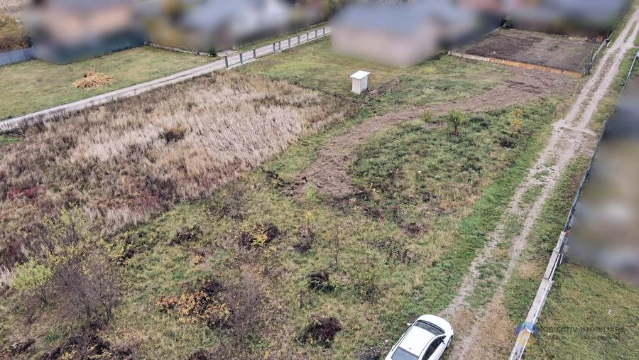 Teren intravilan de 900 mp, în Dumbrava Roșie