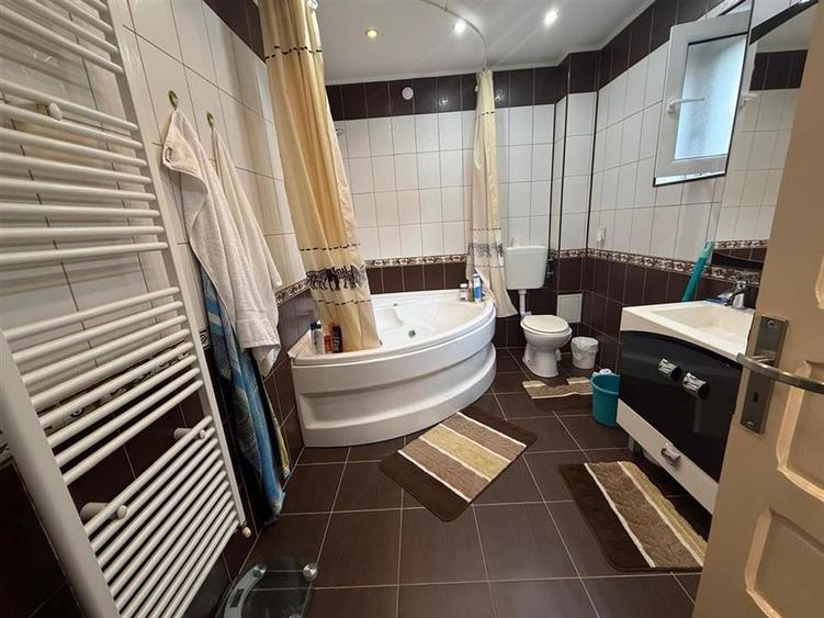 Casă individuală cu 5 camere cu Canalizare în Terezian