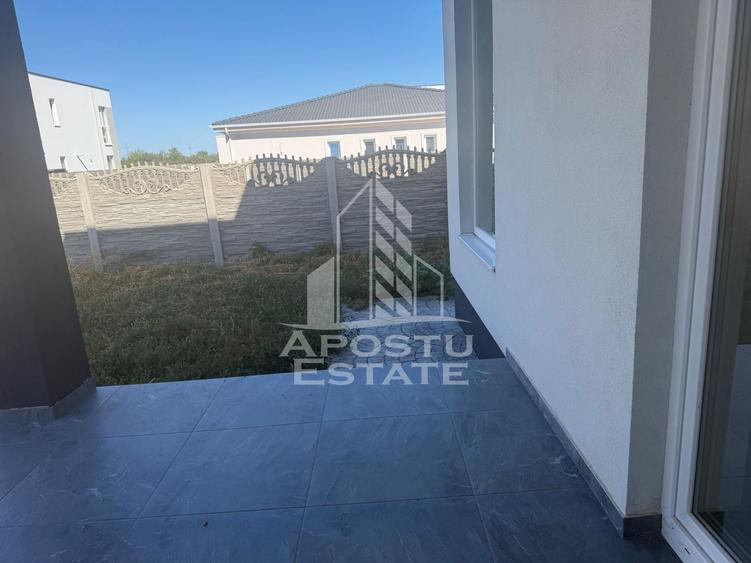 Duplex cu 4 camere cu Canalizare în Remetea Mare