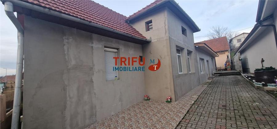 Casă individuală cu 4 camere cu Canalizare în Șeușa