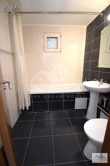 Apartament cu 3 camere semidecomandat în Titan