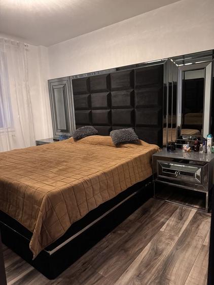 Apartament cu 3 camere semidecomandat în Sebastian