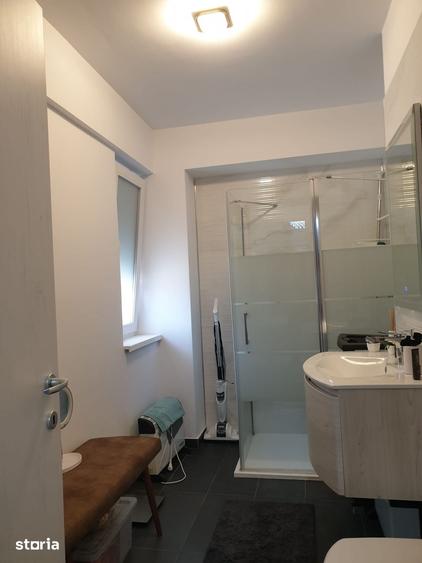 Apartament cu 3 camere în Calea Moldovei