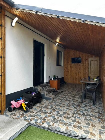 Casă cu Teren 380 Mp în Ișalnița