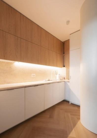 Apartament cu 3 camere semidecomandat, mobilat în P-ta Presei Libere