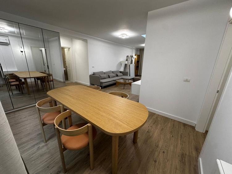 Apartament cu 3 camere decomandat, mobilat în Universitate