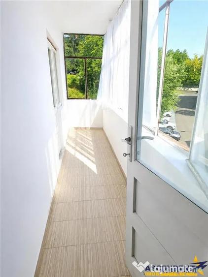 Apartament cu 3 camere decomandat în Drumul Poienii