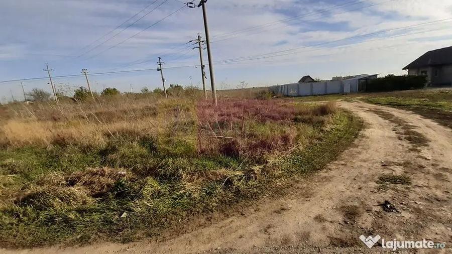 Teren de 1137 mp, în 1 Decembrie