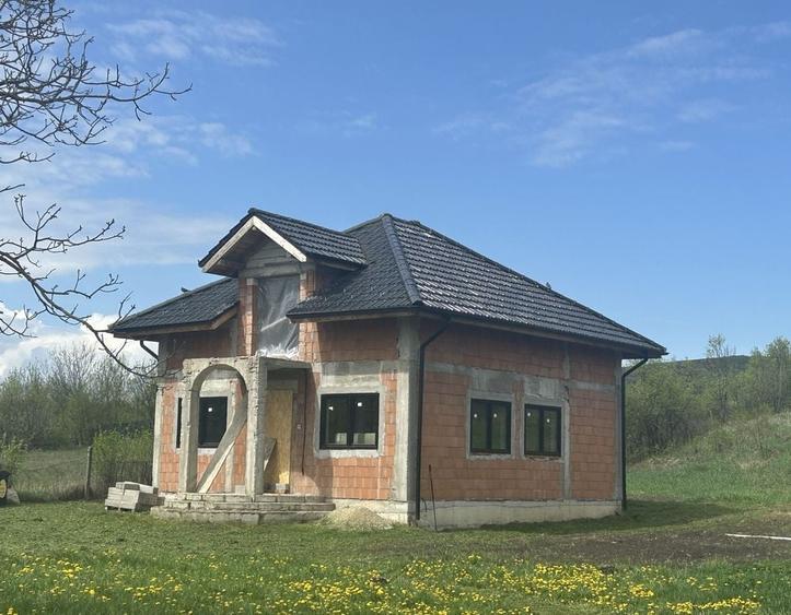Casă cu 4 camere în Aiton