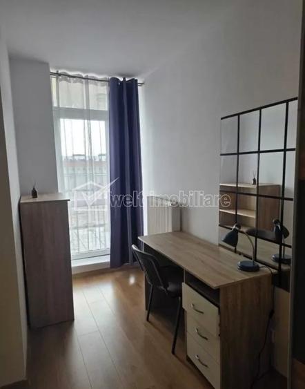 Apartament cu 4 camere semidecomandat în Central
